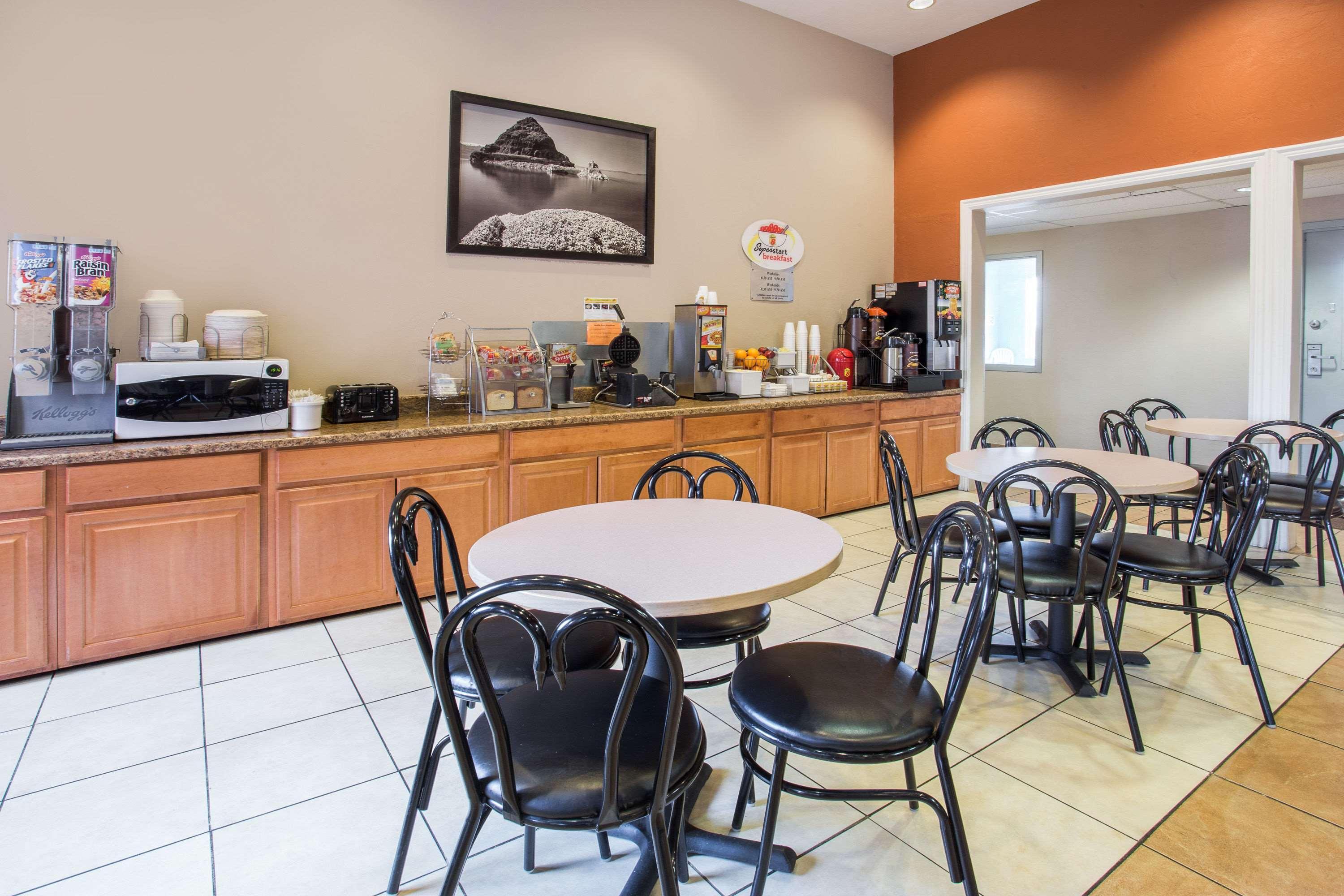 Super 8 By Wyndham Corvallis Extérieur photo