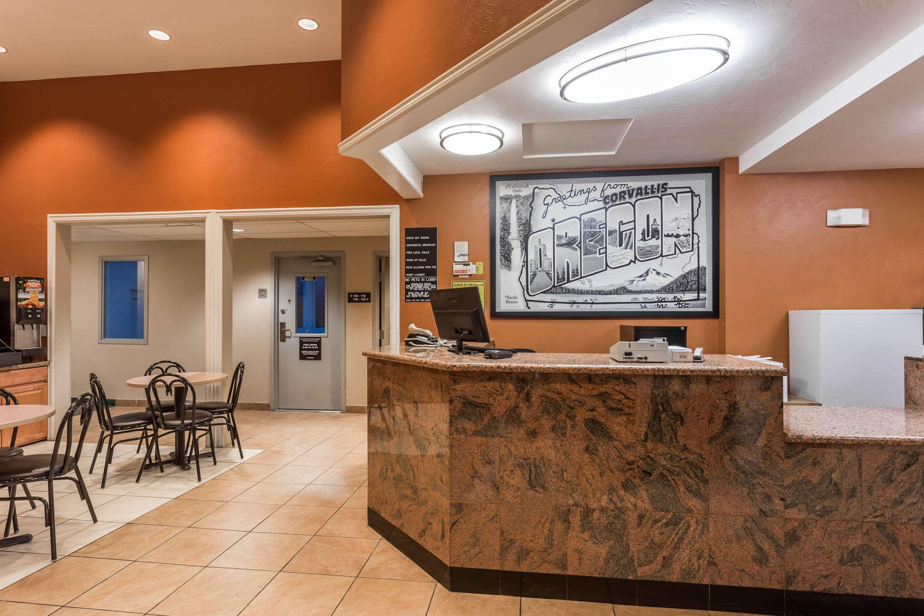 Super 8 By Wyndham Corvallis Extérieur photo